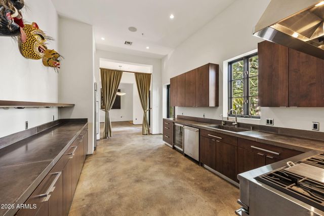 7702 N MOCKINGBIRD Lane, Paradise Valley, AZ 85253