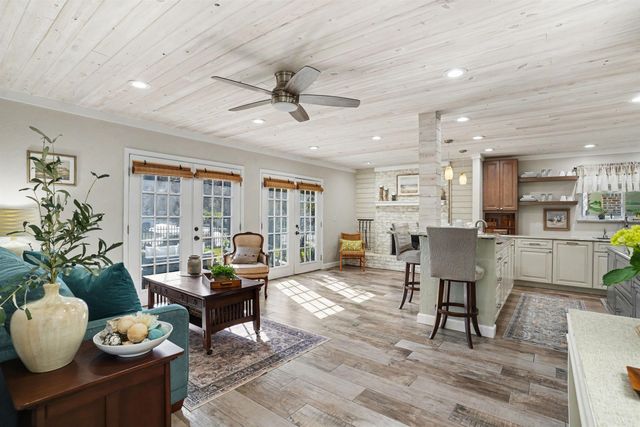 405 6th Ave. S, North Myrtle Beach, SC 29582