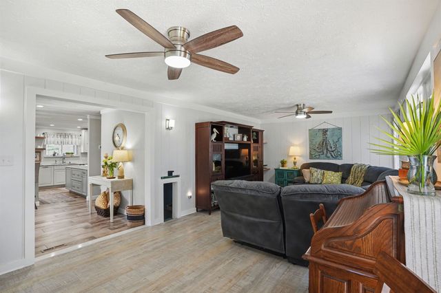 405 6th Ave. S, North Myrtle Beach, SC 29582