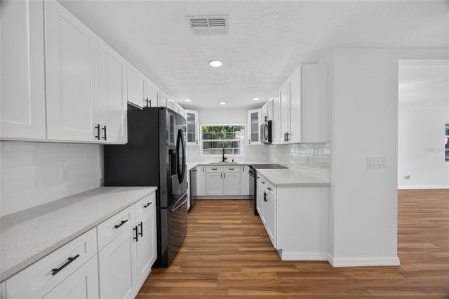 1220 NE 16TH AVENUE, Ocala, FL 34470