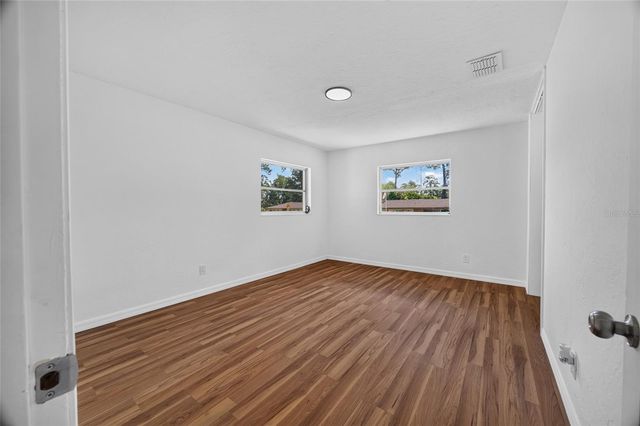 1220 NE 16TH AVENUE, Ocala, FL 34470