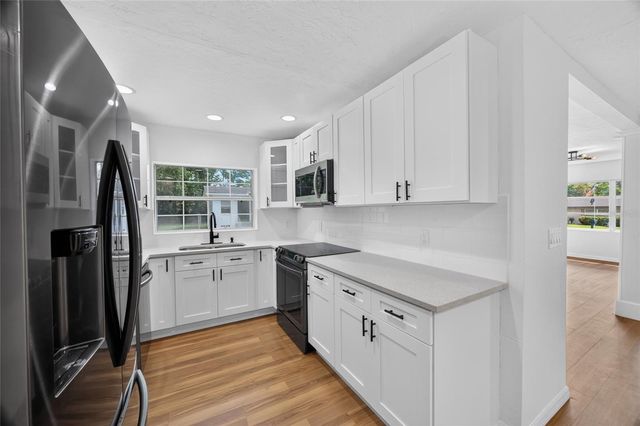1220 NE 16TH AVENUE, Ocala, FL 34470