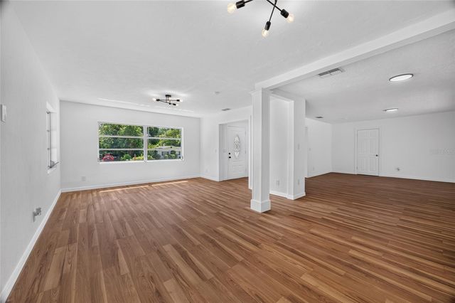 1220 NE 16TH AVENUE, Ocala, FL 34470