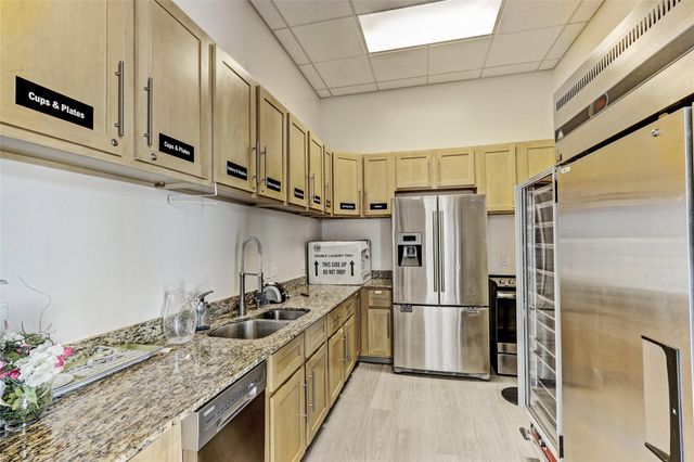 2640 Lake Shore Dr 2211, Riviera Beach, FL 33404