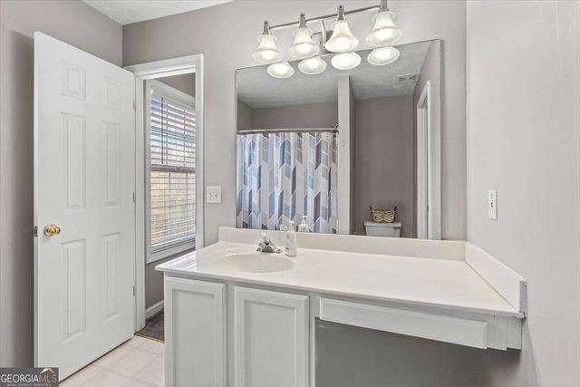 1061 Daventry Crossing, Woodstock, GA 30188