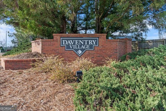 1061 Daventry Crossing, Woodstock, GA 30188