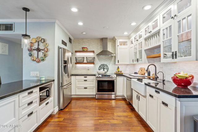 1936 W CLARENDON Avenue, Phoenix, AZ 85015