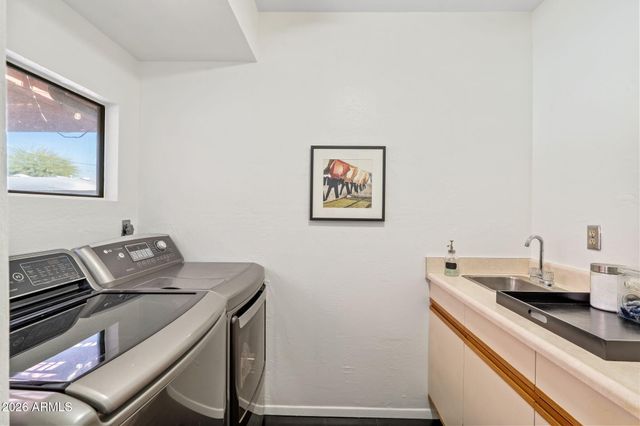 1936 W CLARENDON Avenue, Phoenix, AZ 85015