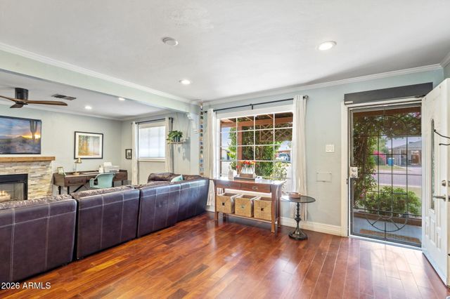 1936 W CLARENDON Avenue, Phoenix, AZ 85015