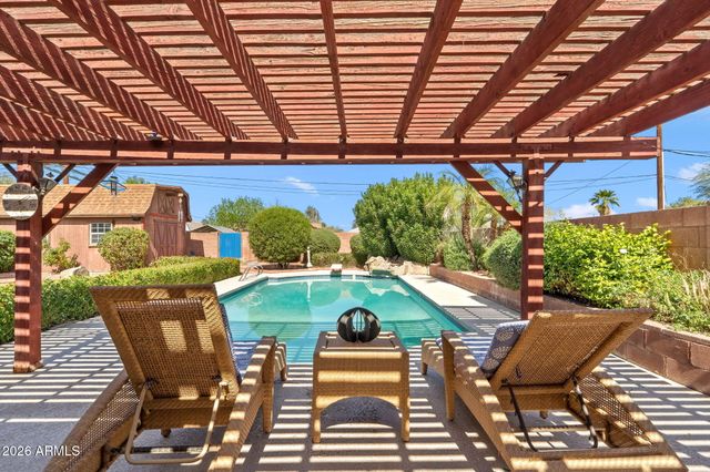 1936 W CLARENDON Avenue, Phoenix, AZ 85015