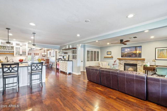 1936 W CLARENDON Avenue, Phoenix, AZ 85015