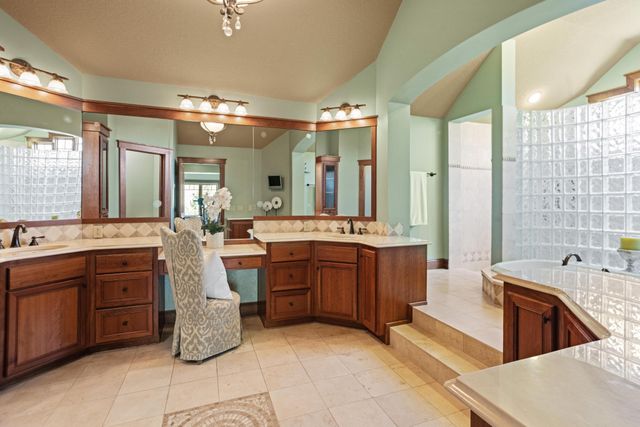 270 North Shore Drive W, Orono, MN 55364