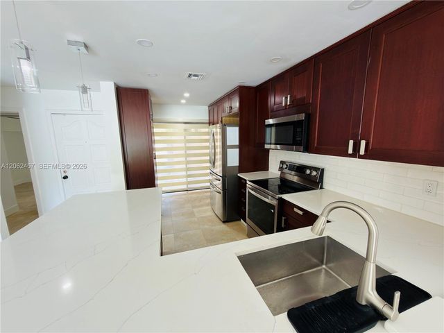 3957 Adra Ave F-49, Doral, FL 33178