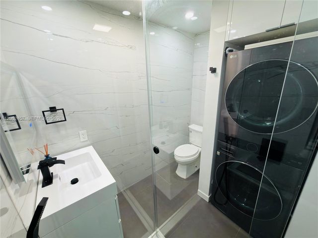 3957 Adra Ave F-49, Doral, FL 33178
