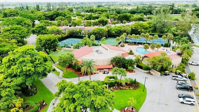 3957 Adra Ave F-49, Doral, FL 33178