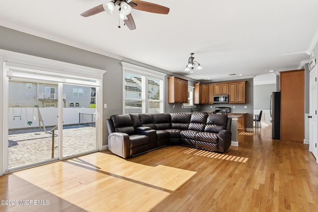 817 Locust Road, Beachwood, NJ 08722