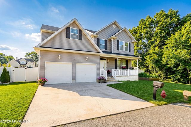 817 Locust Road, Beachwood, NJ 08722