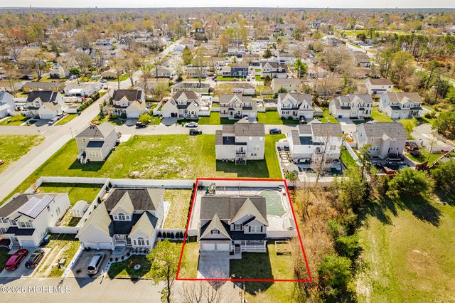 817 Locust Road, Beachwood, NJ 08722