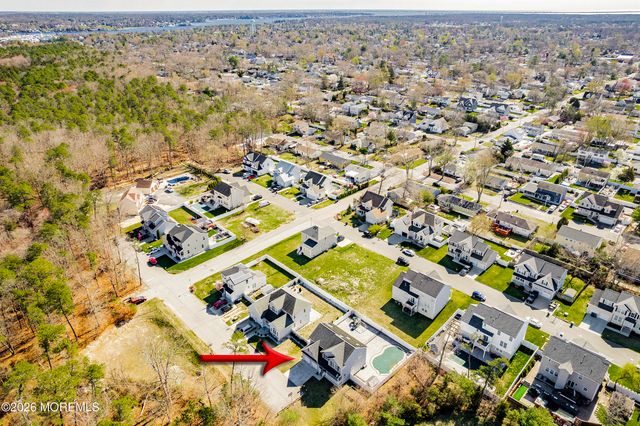 817 Locust Road, Beachwood, NJ 08722