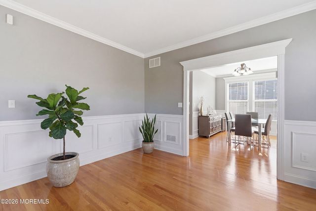 817 Locust Road, Beachwood, NJ 08722