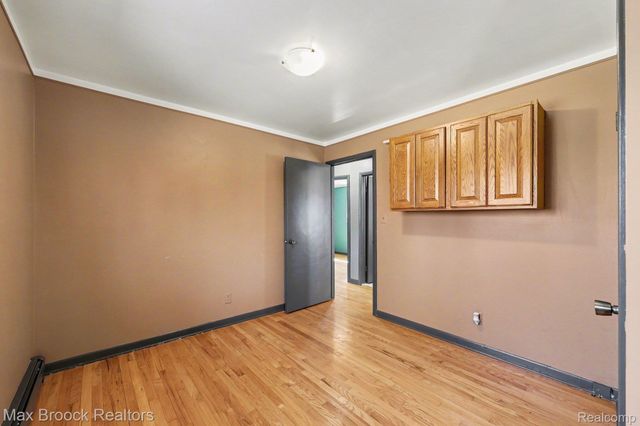 33711 Schneider Road, Chesterfield Township, MI 48047