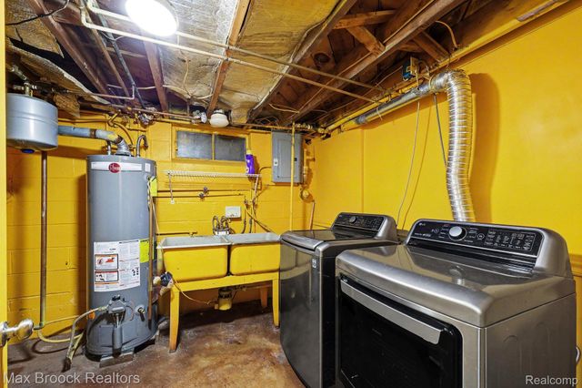 33711 Schneider Road, Chesterfield Township, MI 48047