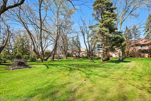 33711 Schneider Road, Chesterfield Township, MI 48047