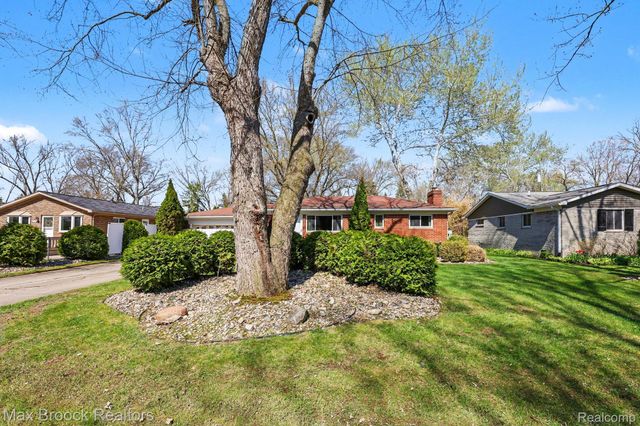 33711 Schneider Road, Chesterfield Township, MI 48047