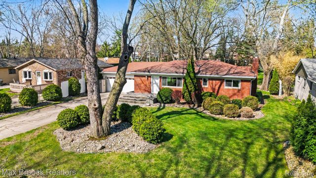 33711 Schneider Road, Chesterfield Township, MI 48047