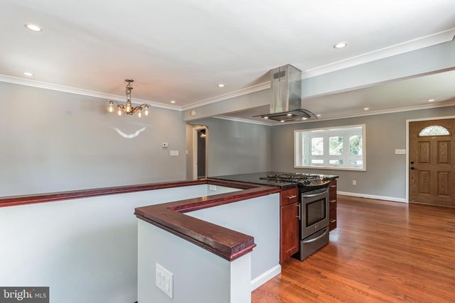 1316 S BUCHANAN ST, Arlington, VA 22204