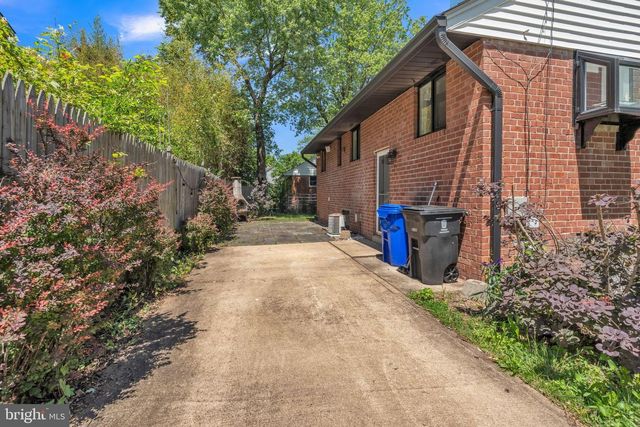 1316 S BUCHANAN ST, Arlington, VA 22204