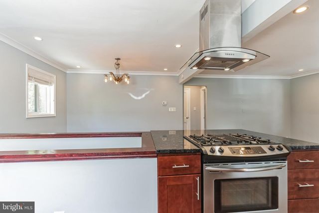 1316 S BUCHANAN ST, Arlington, VA 22204