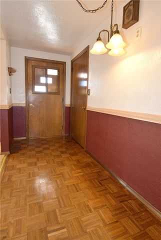 309 Holly Hill Dr, Ross Twp, PA 15237