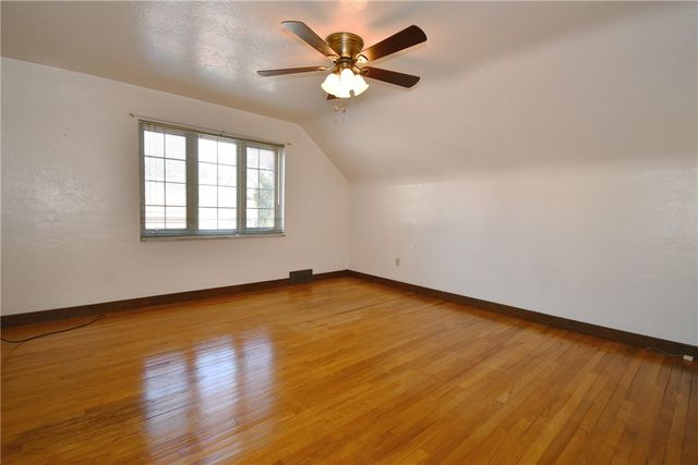 309 Holly Hill Dr, Ross Twp, PA 15237