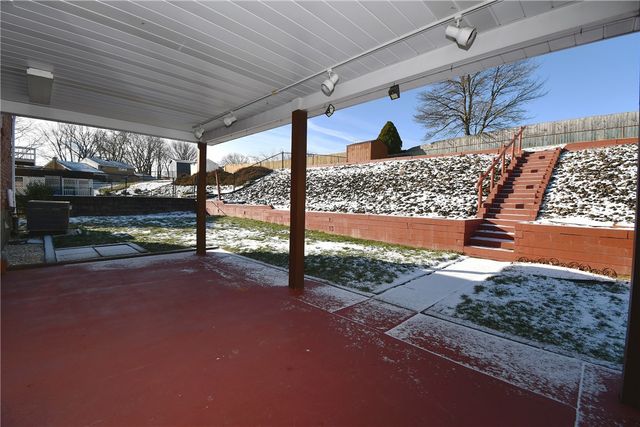 309 Holly Hill Dr, Ross Twp, PA 15237