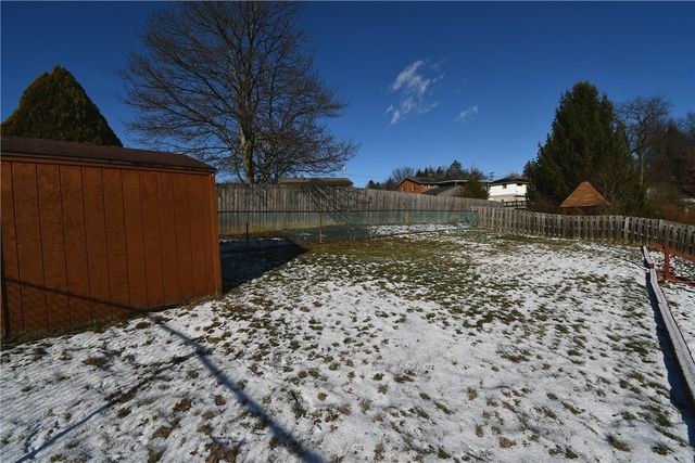 309 Holly Hill Dr, Ross Twp, PA 15237