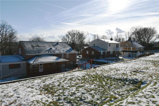 309 Holly Hill Dr, Ross Twp, PA 15237