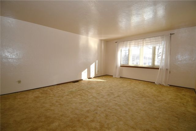 309 Holly Hill Dr, Ross Twp, PA 15237