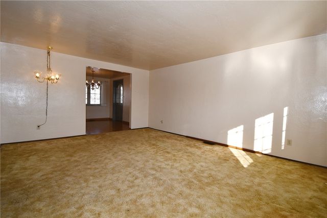 309 Holly Hill Dr, Ross Twp, PA 15237