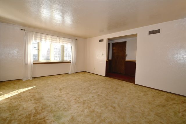 309 Holly Hill Dr, Ross Twp, PA 15237