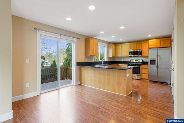 981 Ratcliff Dr SE, Salem, OR 97302