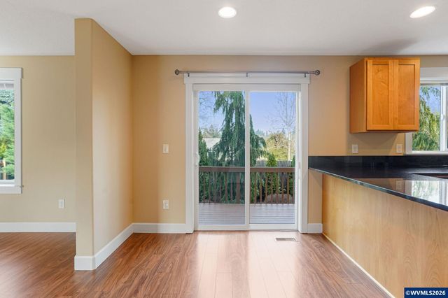 981 Ratcliff Dr SE, Salem, OR 97302