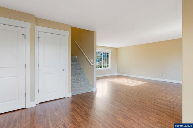 981 Ratcliff Dr SE, Salem, OR 97302