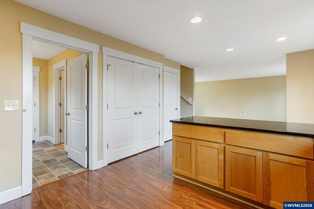 981 Ratcliff Dr SE, Salem, OR 97302