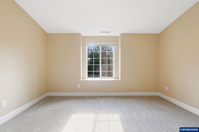 981 Ratcliff Dr SE, Salem, OR 97302