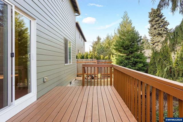 981 Ratcliff Dr SE, Salem, OR 97302