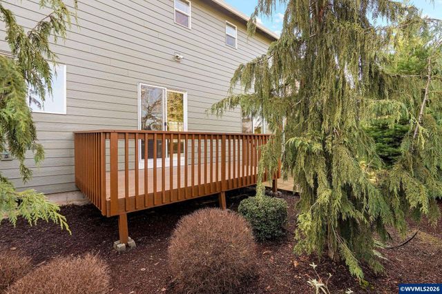 981 Ratcliff Dr SE, Salem, OR 97302