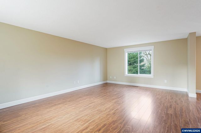 981 Ratcliff Dr SE, Salem, OR 97302