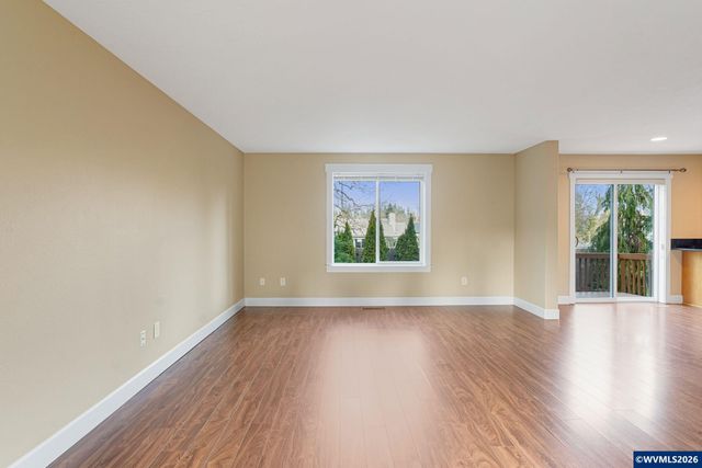 981 Ratcliff Dr SE, Salem, OR 97302