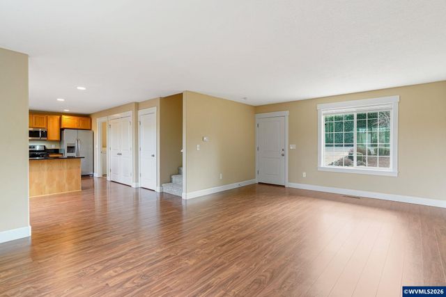 981 Ratcliff Dr SE, Salem, OR 97302